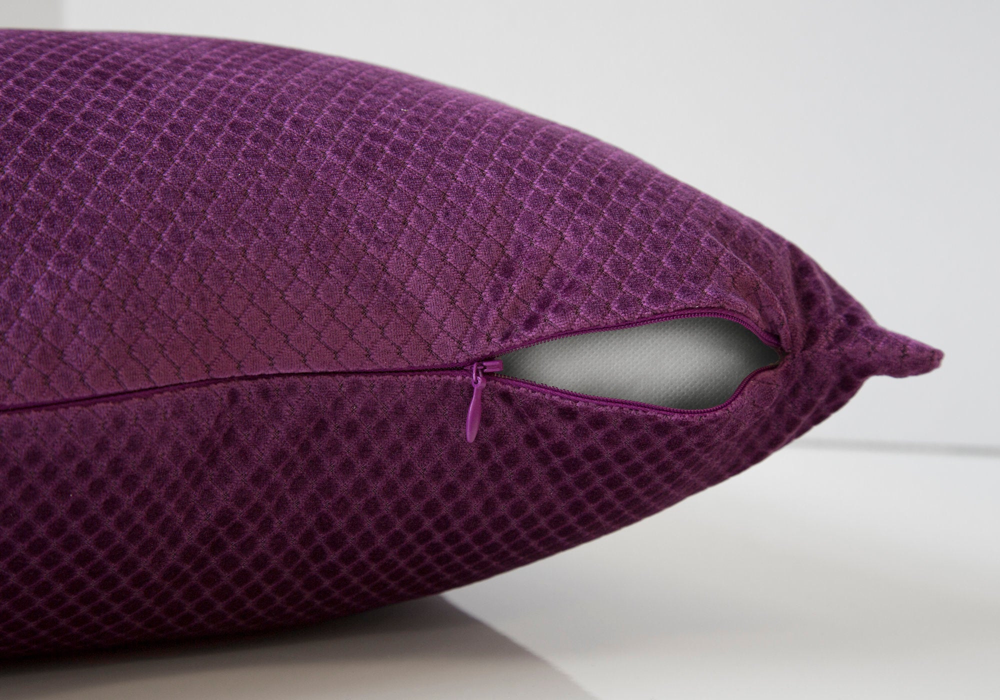 COUSSIN - 18"X 18" / VELOURS DIAMANT VIOLET / 2PCS 