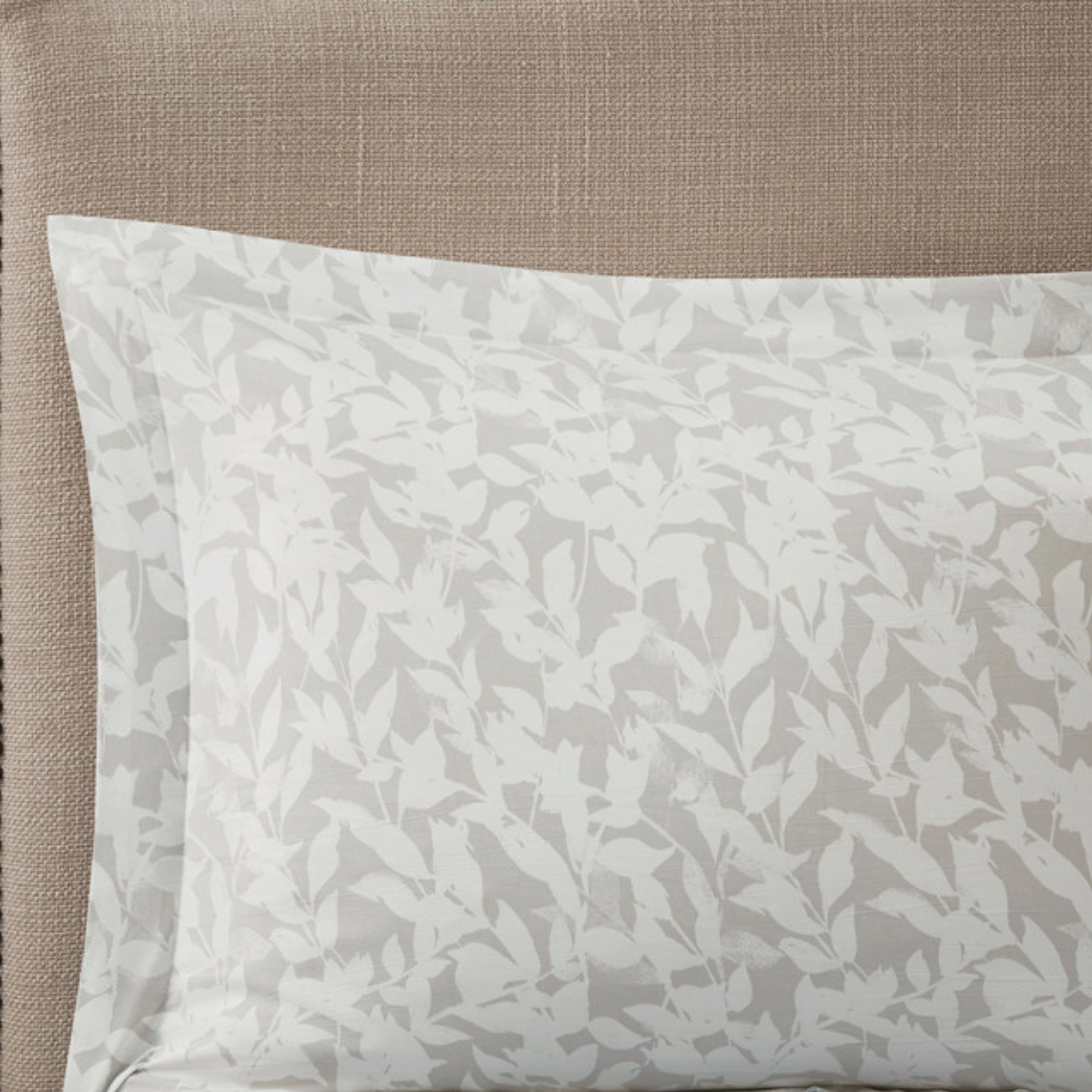 Ensemble d'édredon Sofia avec deux oreillers décoratifs