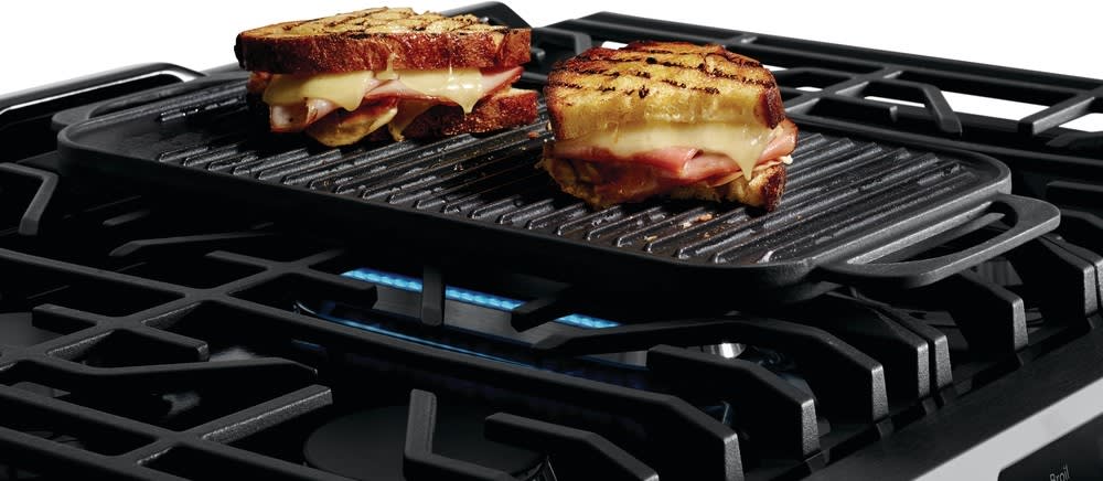 Cuisinière Au Gaz 5 Brûleurs / Four À Convection Et Friture Air De 5,6 Pi³ En Acier Inoxydable Frigidaire Gallery ( FGGH3047VF )